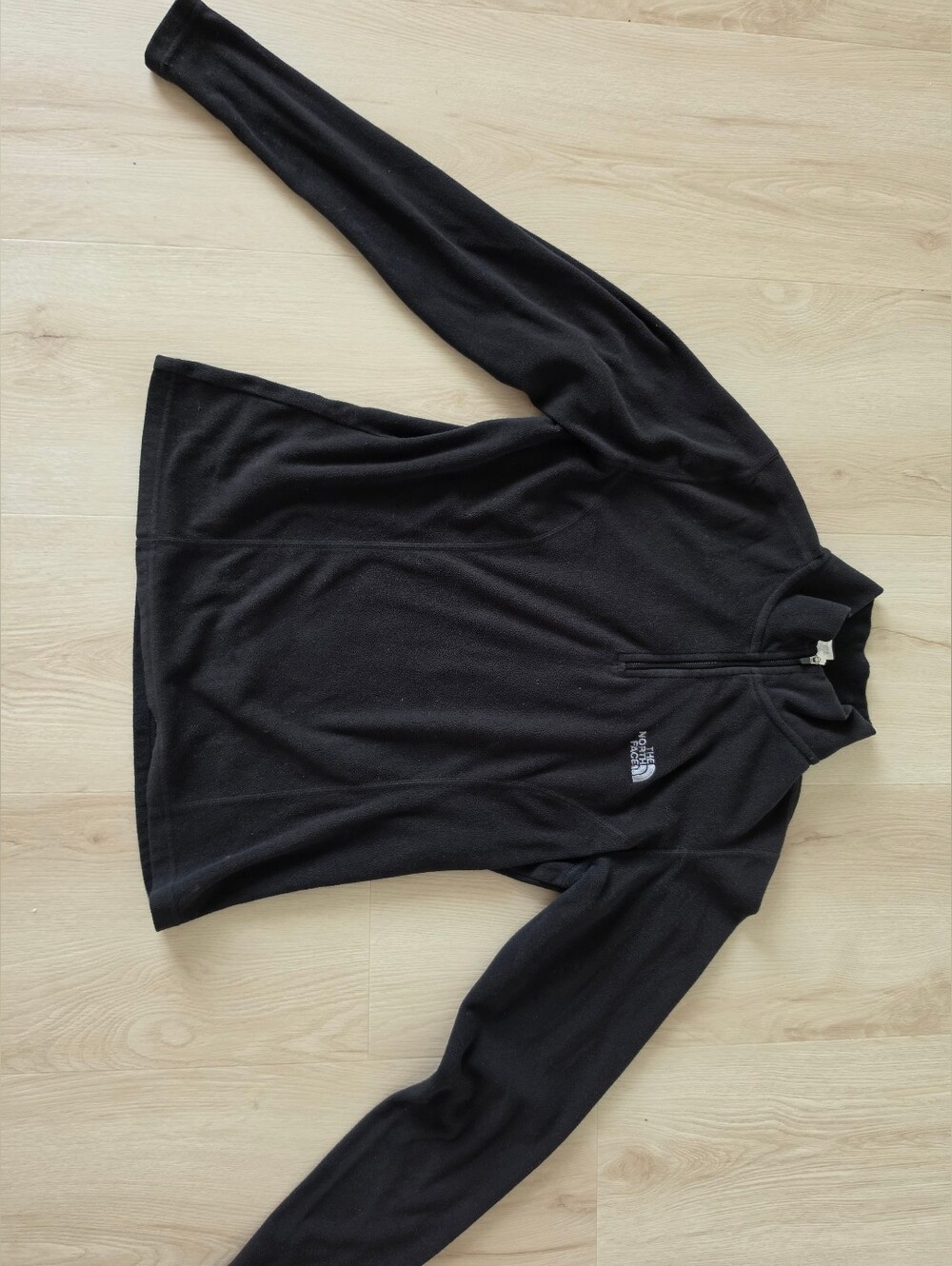 The North Face Women’s Black Quarter-Zip Fleece Pullover Top